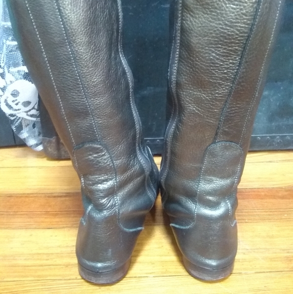 Gold leather Gothic pointy witch boots - Picture 3 of 4